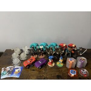 Disney Infinity Lot Of 20 Figures & Crystals & Cards & Discs ~ NICE 0628